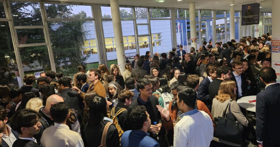 More than 300 Masters, MBA, and Executive MBA students gathered for Bain & Company’s flagship recruitment event at HEC Paris on October 2024. Networking event on HEC campus after the EMEA Presentation by Bain’s Senior Executives.