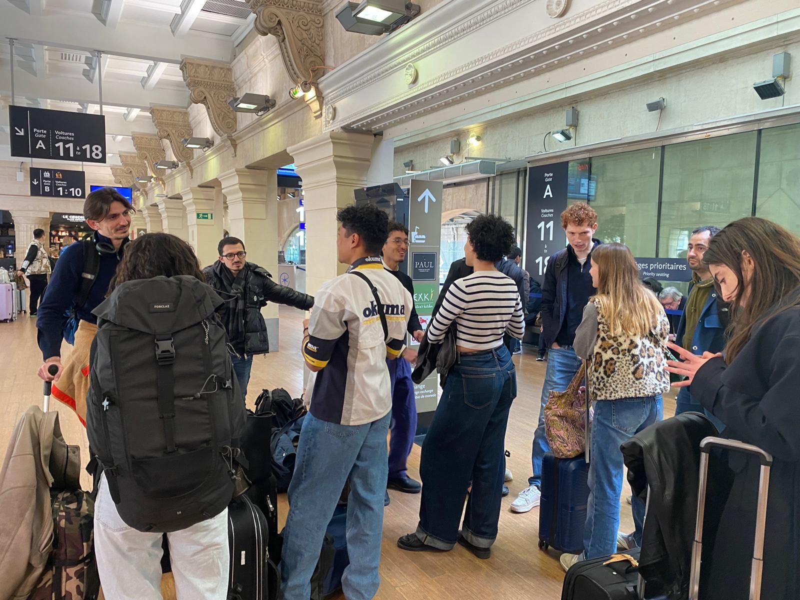 HEC Paris Startup Launchpad participants waiting to board the train to London (Photo credit: Théophile D.)