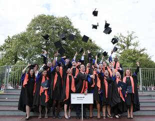 étudiants diplômés 