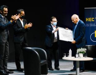  Daniel Kahneman answering to a student