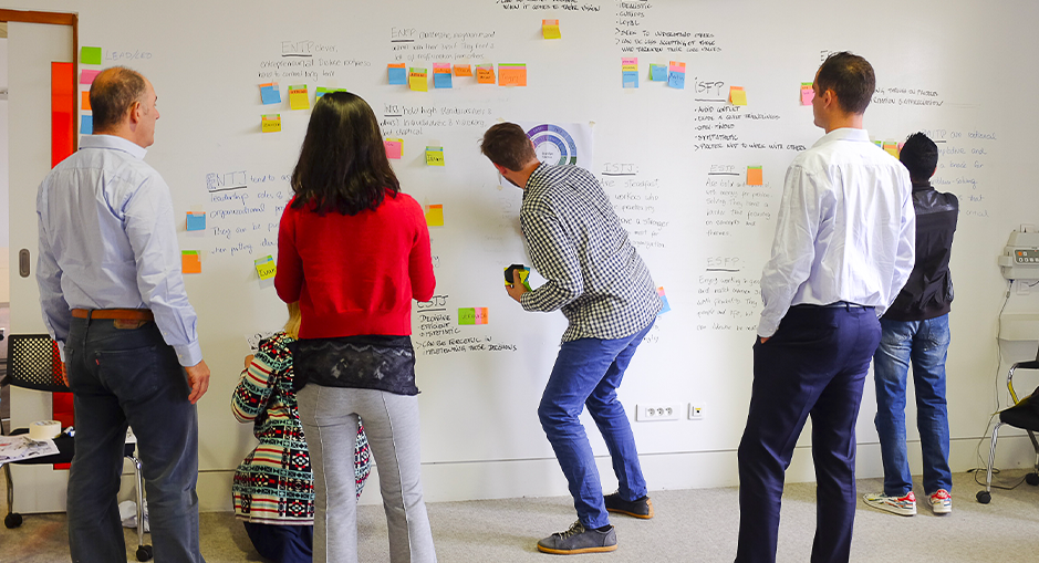 Pitch presentations by MBA students - Entrepreneurship track - to an audience of professionals and potential investors on the theme: Will you find the next big idea? © HEC Paris